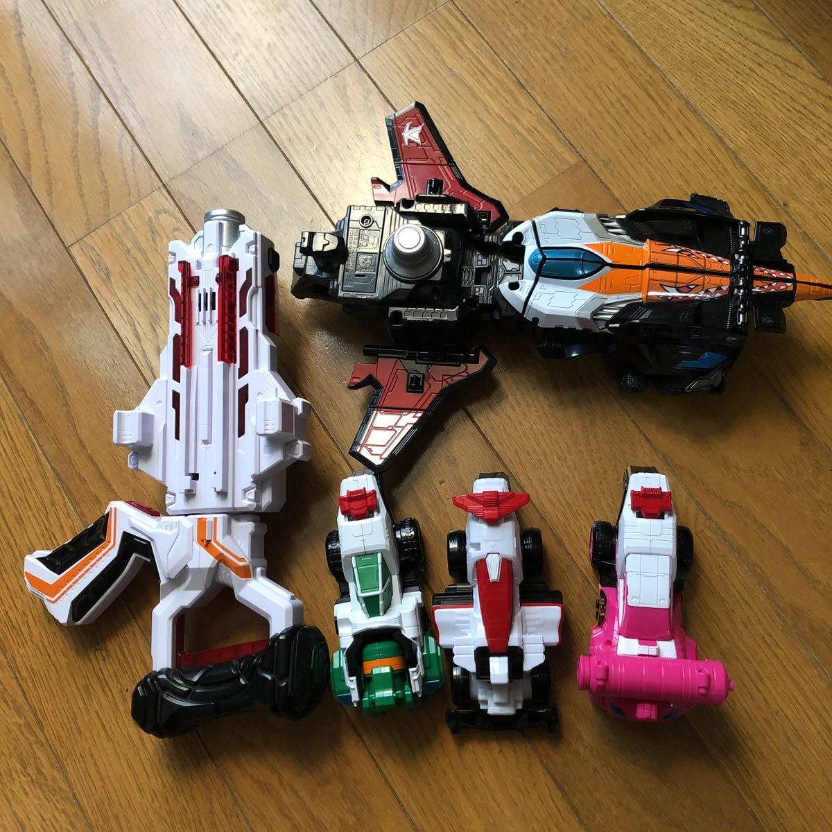 スーパー戦隊シリーズ キューレンジャー パトレンジャー ジュウオウジャー武器 ロボット 変身 大量出品 の落札情報詳細 ヤフオク落札価格情報 オークフリー スマートフォン版