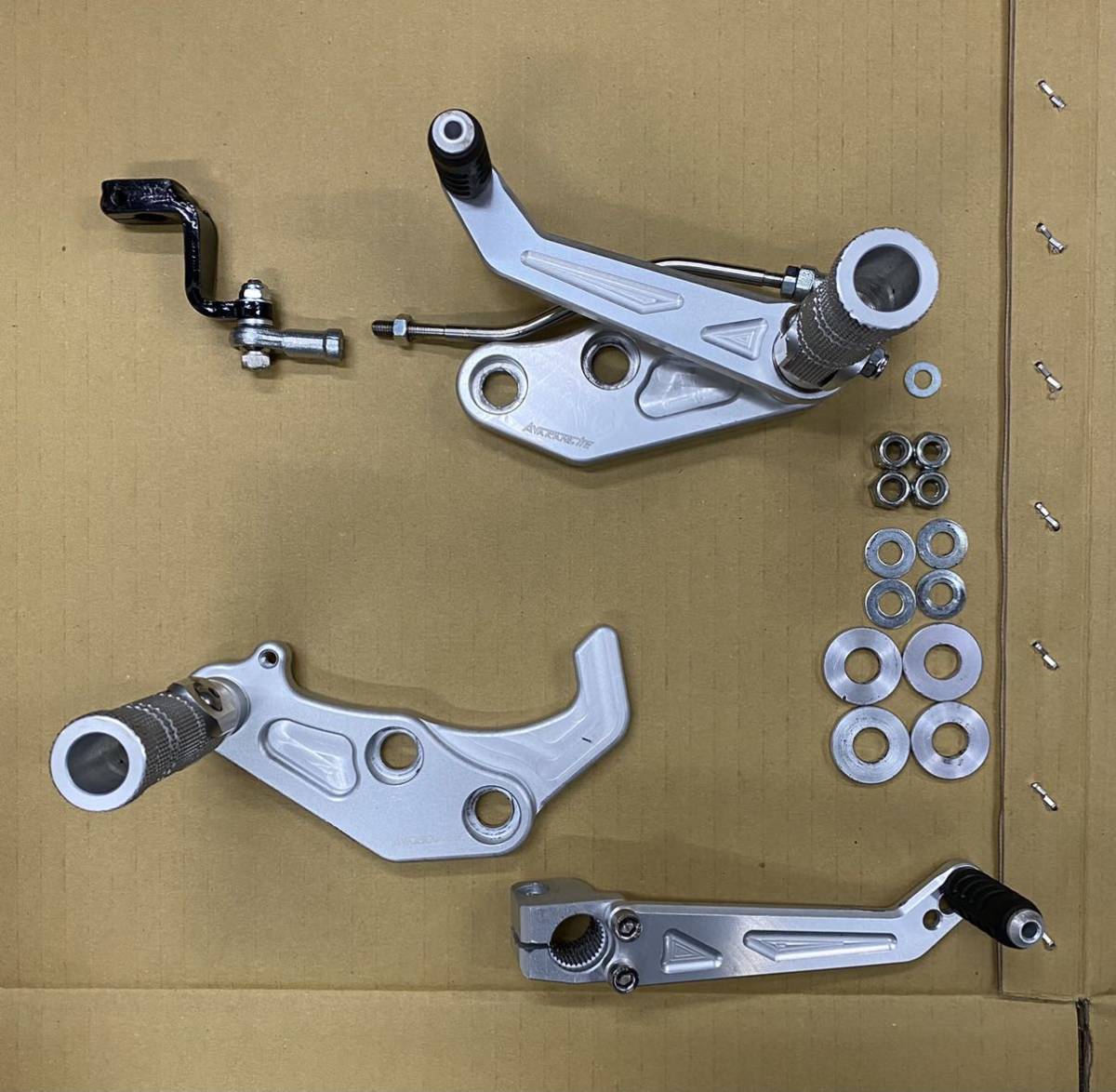 avalanche製 バックステップ sr400 中古 avalanche製 バックステップ sr400 中古