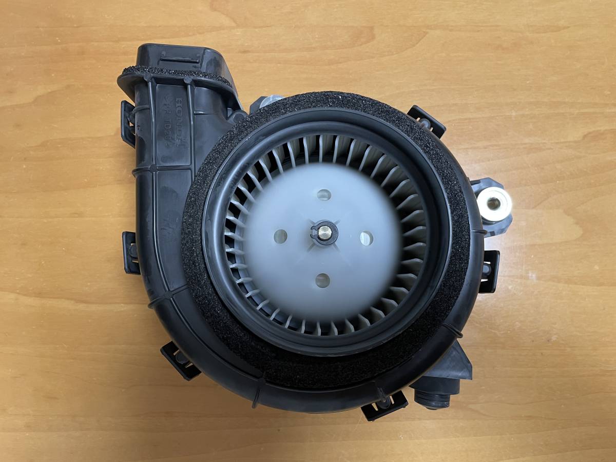 H24 1 Gp1 ホンダ フィットハイブリッド Imaバッテリー クーリングファン Tca 1j810 Re0 0031 Tp の落札情報詳細 ヤフオク落札価格情報 オークフリー スマートフォン版