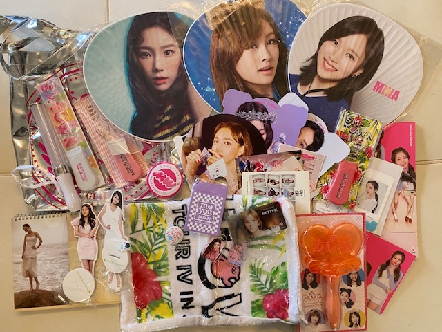 韓流 女子アイドル Twice アイズワン Izone Kara Aoa 少女時代 Cd Dvd トレカ ペンライト グッズ K Pop 現状 の落札情報詳細 ヤフオク落札価格情報 オークフリー スマートフォン版