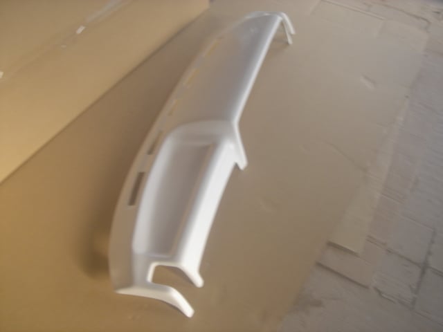 新品】スカイラインジャパン後期211 FRP製白ゲル ダッシュボード