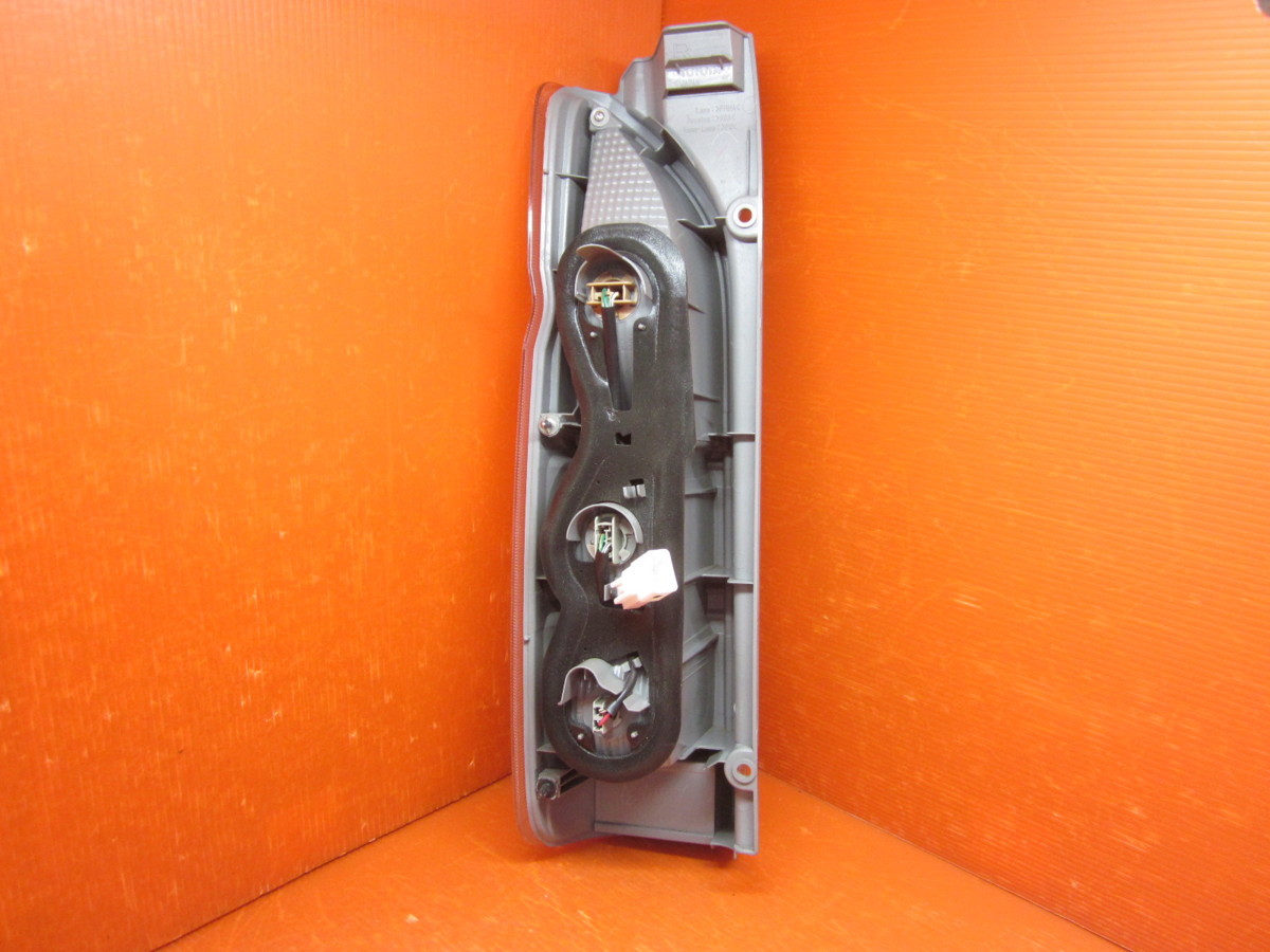 ハイエース　ダークプライム2 テールライト　純正　新車取り外し 2025年最新】Yahoo!オークション -ハイエース 新車外し テールの中古品