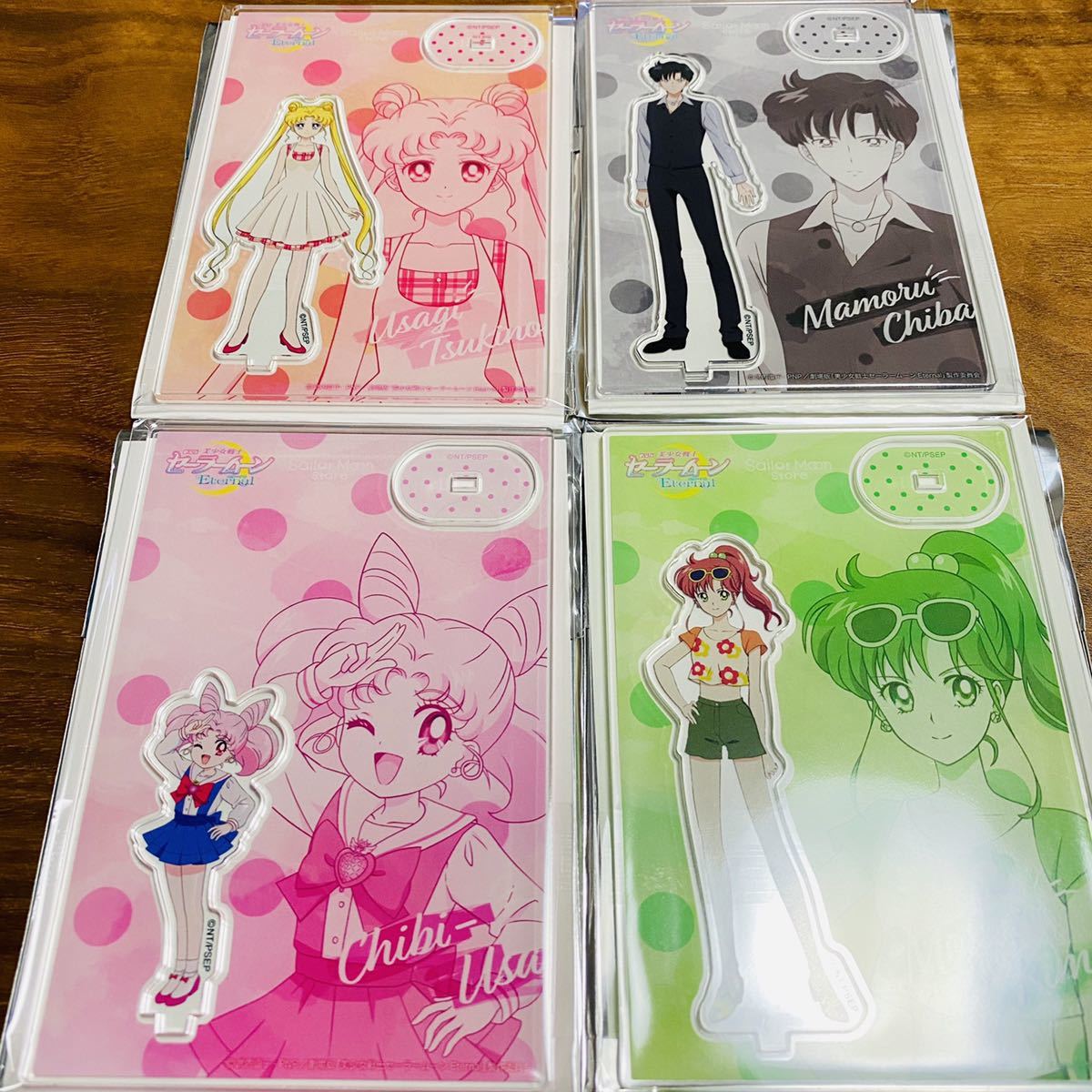 新品 セーラームーンストア限定 アクリルスタンド 私服ver うさぎ ちびうさ 衛 まこと の落札情報詳細 ヤフオク落札価格情報 オークフリー スマートフォン版