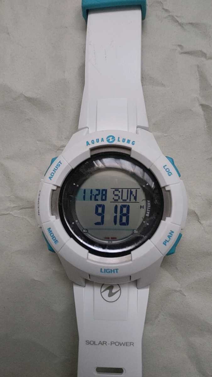 傷や汚れあり】AQUALUNG アクアラング カルムプラス ソーラーBluetooth  