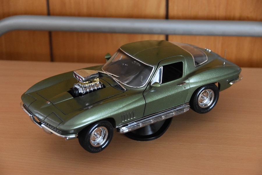 やや傷や汚れあり】即決 箱なし現状 1/18 シボレーコルベット