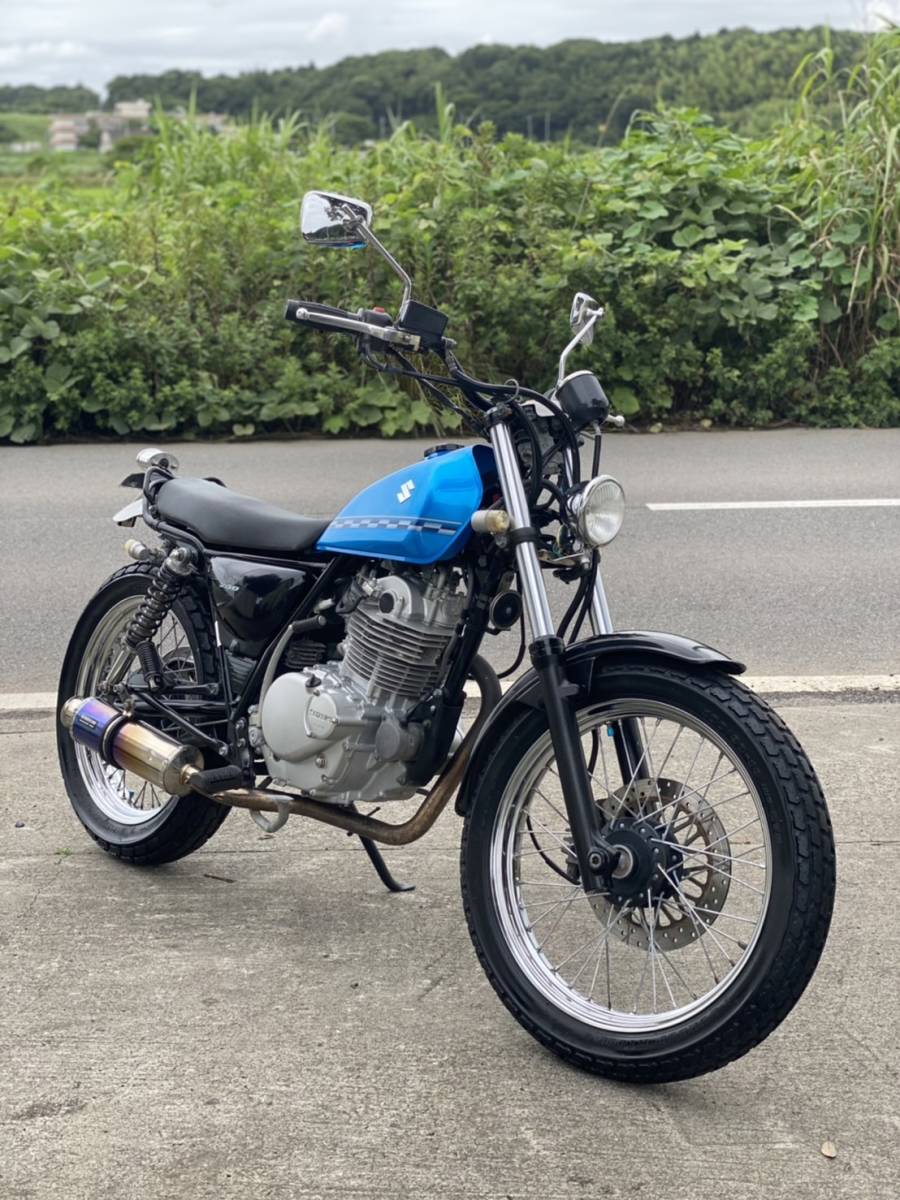 スズキ　グラストラッカー　NJ4BA 実働低走行車　GIVIトップケース付き？ グラストラッカー NJ4BA スズキ グラストラッカー NJ4BA 実働低走行車