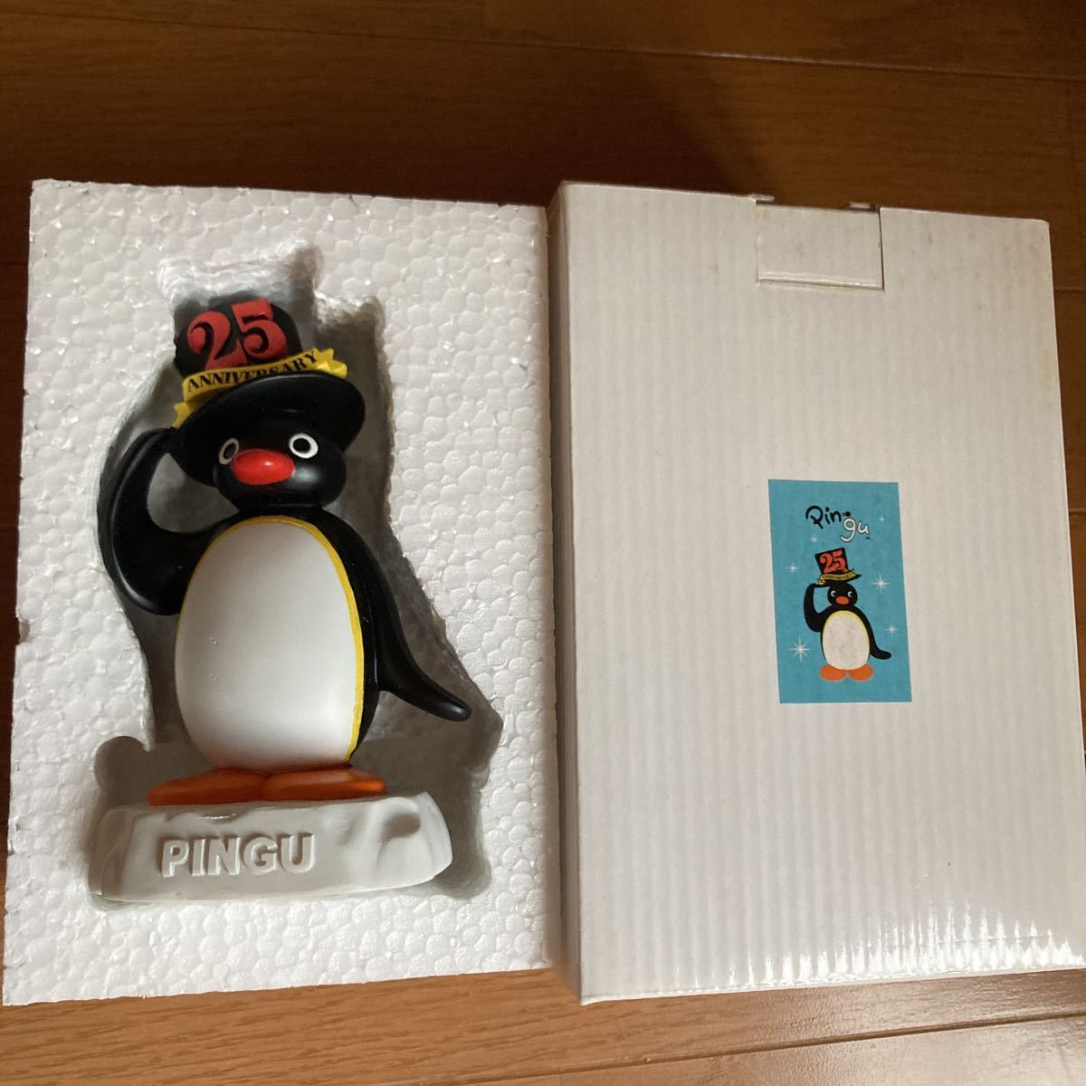 PINGU ピングー 25th Anniversary ポリレジン製 フィギュア 未使用】レア！PINGUピングー 25周年限定ポリレジンフィギュア2005