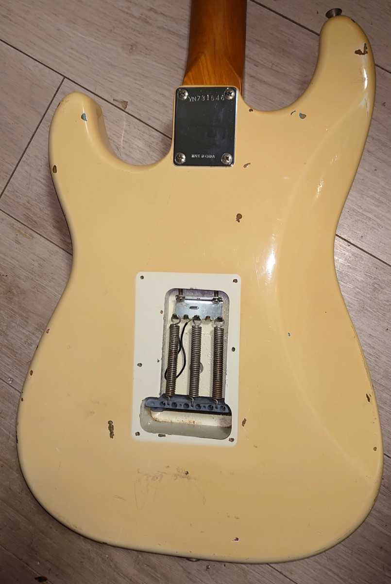 売り切り～ Squier ストラト Mod ワンマスター アストロノーツ