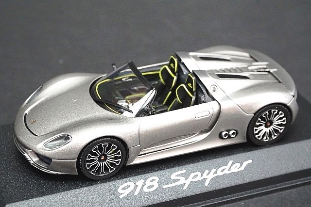 1/43 Porsche Macan turbo ミニカー チョークグレー 1/43 Minichamps