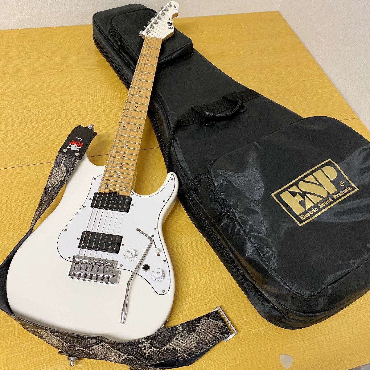 【傷や汚れあり】【中古】ESP SNAPPER-7 SYU Custom＜楽器＞7弦モデル SYUNAPPER-7 パールホワイト エレキ ...
