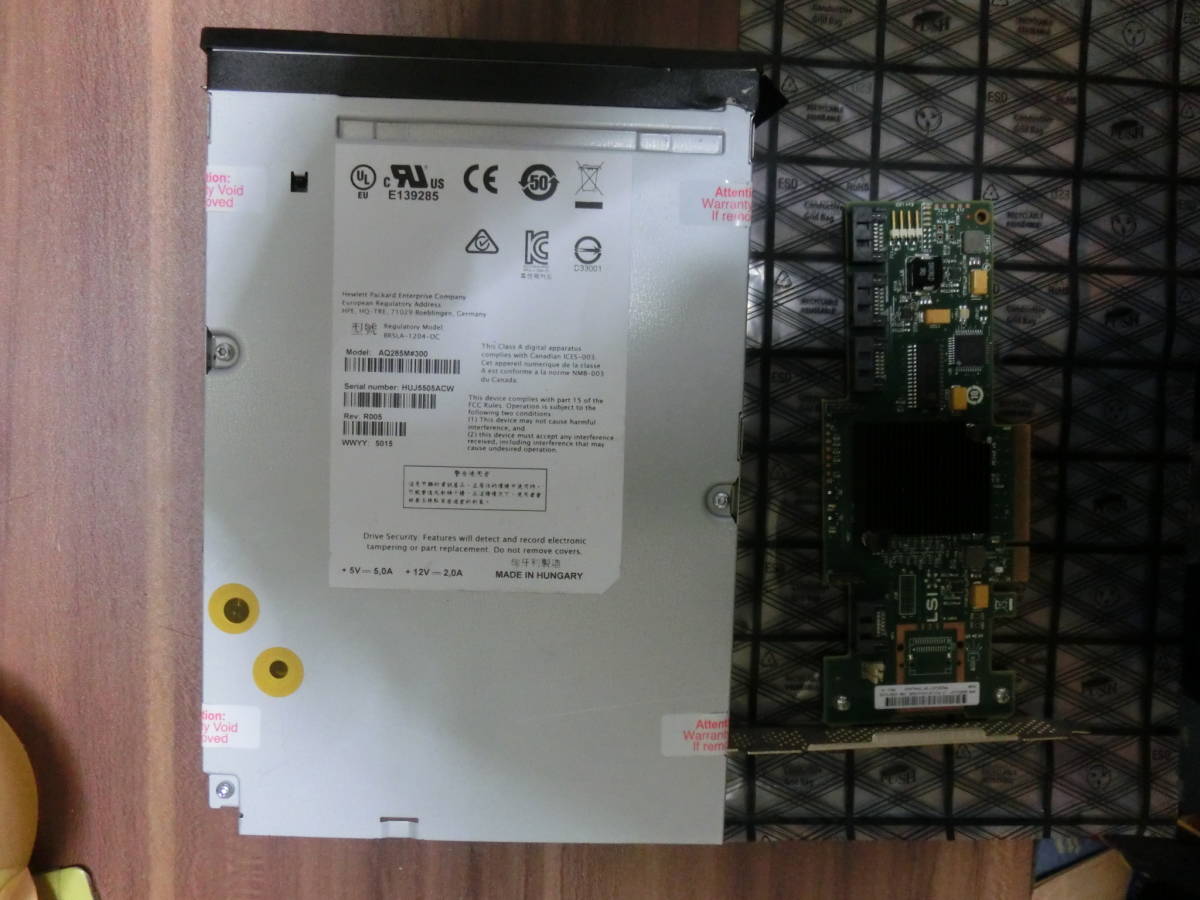 【やや傷や汚れあり】セット HPE StoreEver LTO6 Ultrium 6250 Tape Drive SASカード、SATA変換