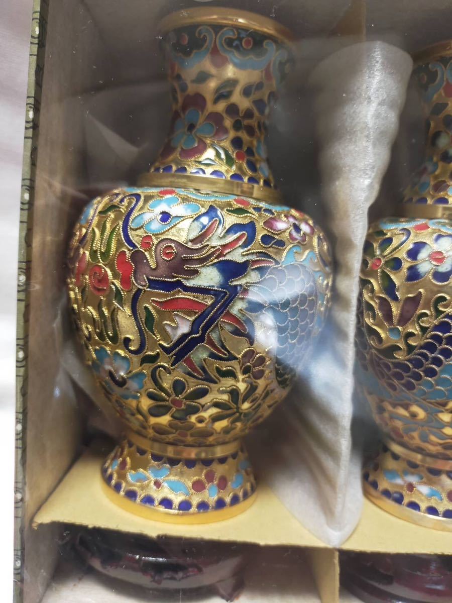 バラのついた飾り用花瓶 花台付き 中国 【公式通販】