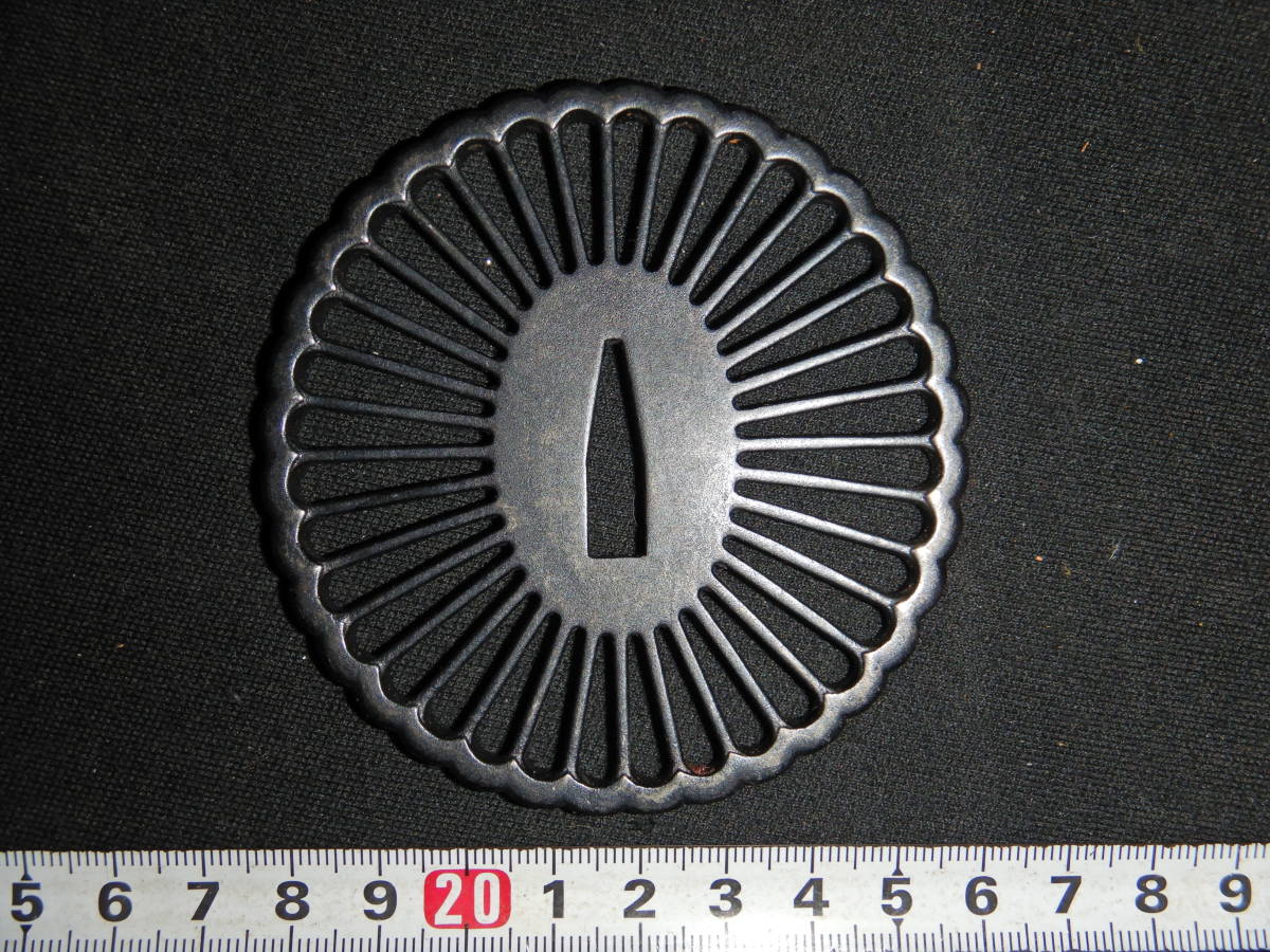 刀鍔　日本刀　短刀鍔　菊 刀鍔 日本刀 短刀鍔 菊 日本刀・刀剣用品販売専門店コレクション情報