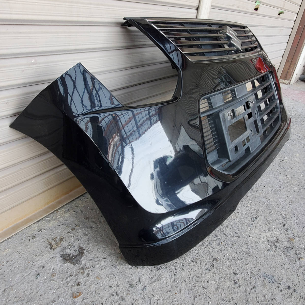 美品　MH34S ワゴンR　スティングレー　右　フロントフェンダー　パール　Z7T 美品 ワゴンＲ スティングレー MH34S 右 フロント フェンダーZJ3 黒