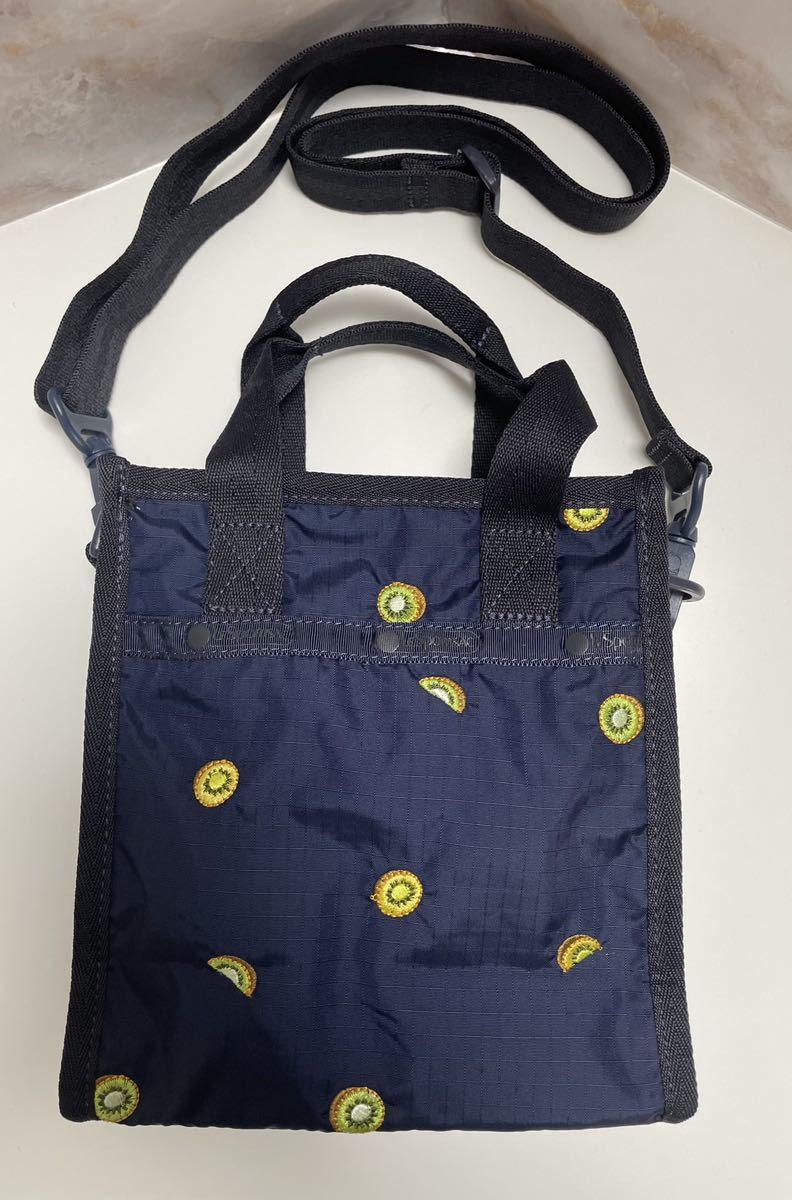 MINI N/S TOTEキウイキウイブロック　レスポートサック LeSportsac（レスポートサック）の「MINI N/S TOTE キウイキウイ