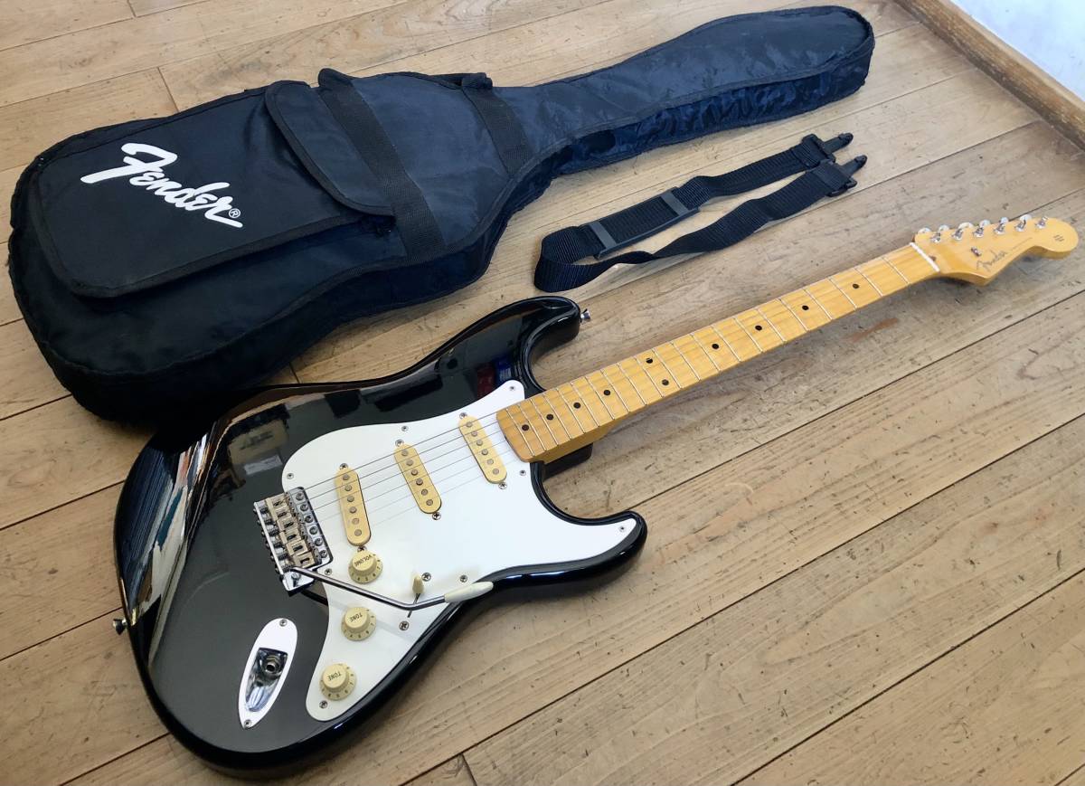 Fender　ST57-DMC　ディマジオコレクション　ハードケース付き Fender Japan ストラトキャスター ST57 dmc ディマジオ