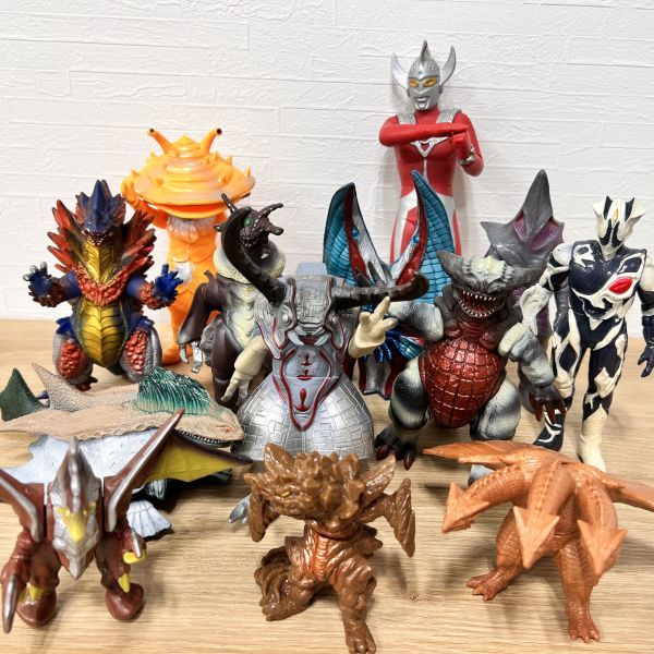 昭和　ウルトラマン怪獣　ミニフィギュア　全54種類＋3種類オマケ cg61204970_600x600_crop_center
