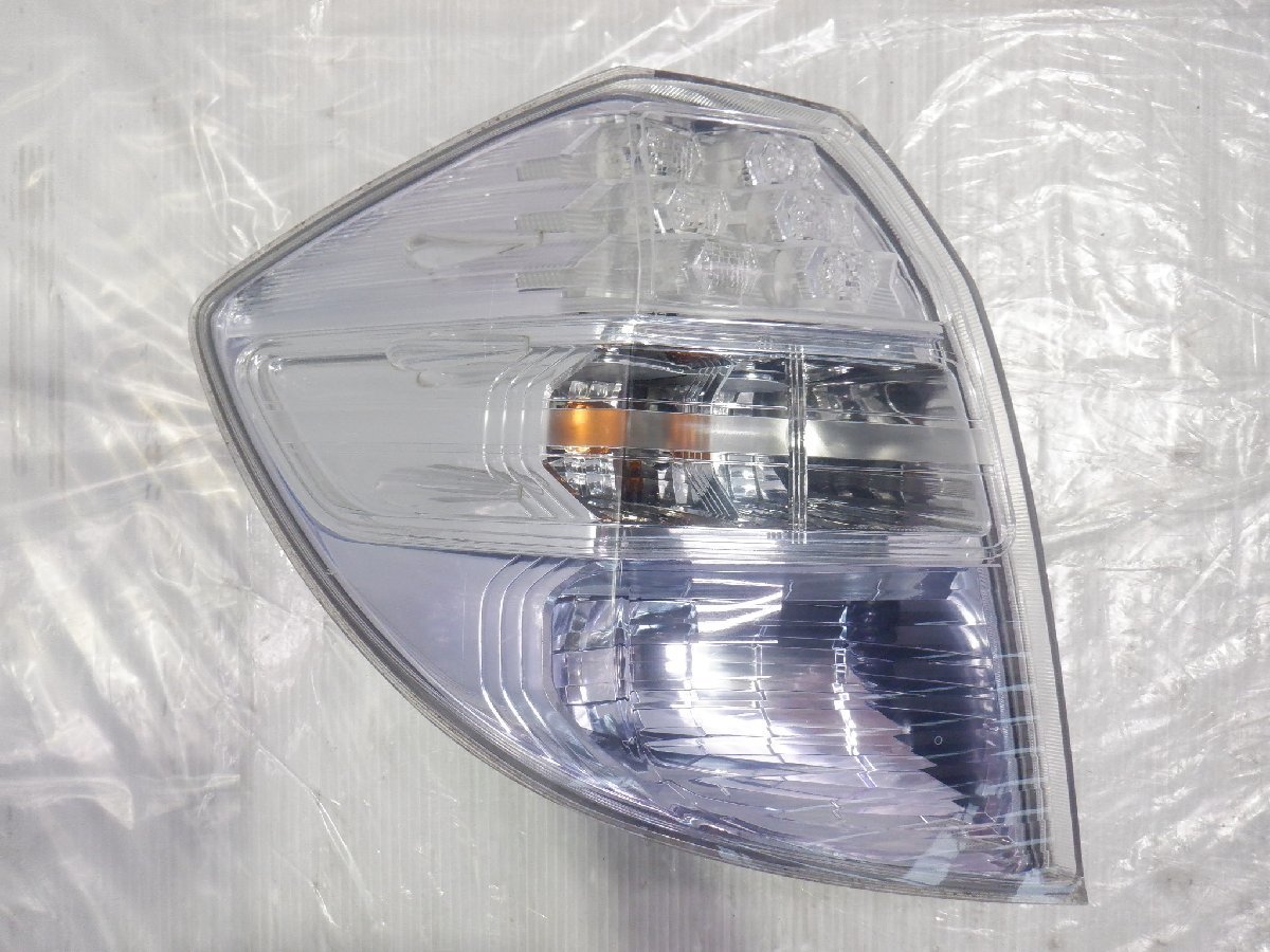 ホンダフィット DAA-GP1 テール ランプ ライト 左右セット ホンダフィット DAA-GP1 テール ランプ ライト 左右セット