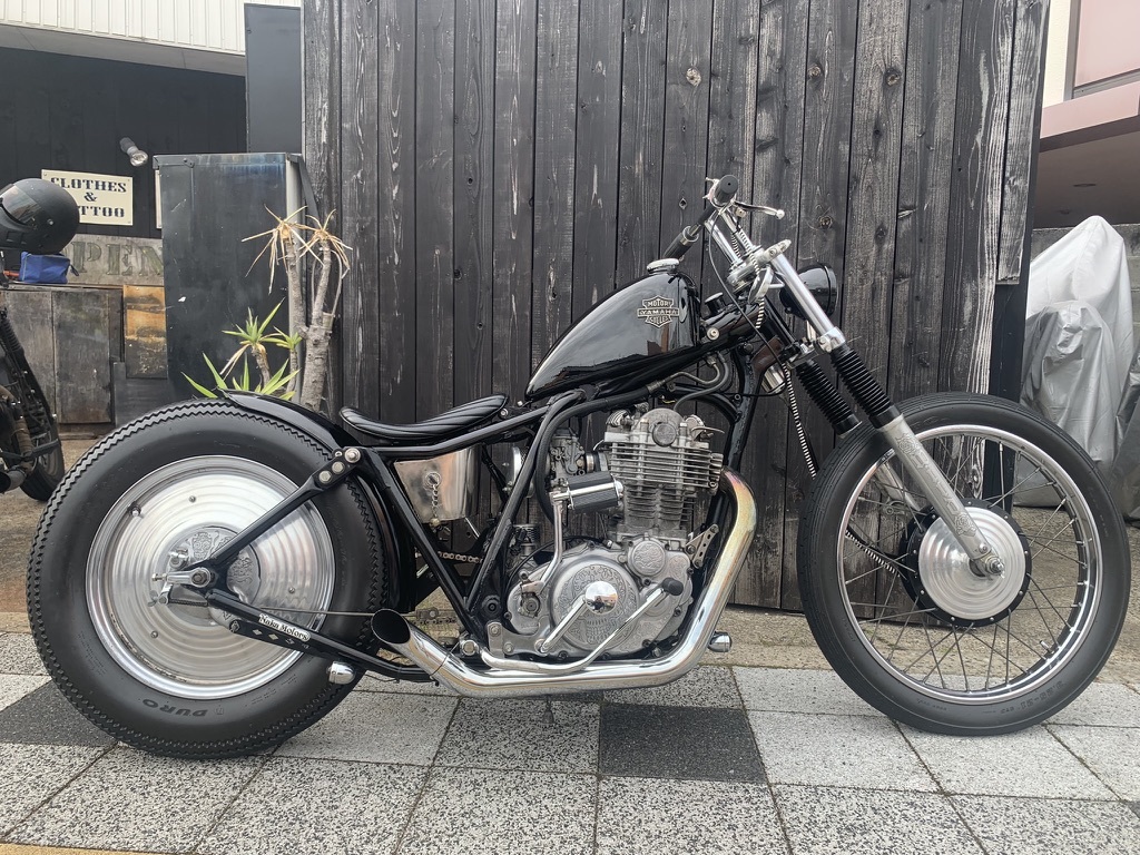やや傷や汚れあり】ヤマハ SR400 チョッパー フルカスタム 彫金の落札