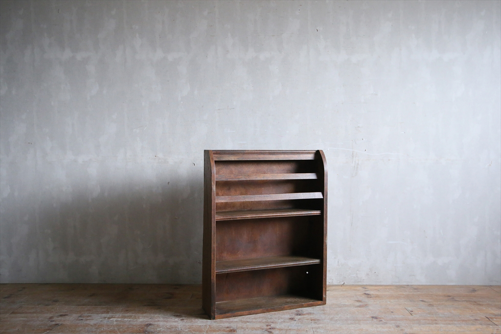 英国アンティーク◇古木3段ブックシェルフ/本棚/木製飾り棚/キッチン収納/店舗什器/ディスプレイ/イギリスヴィンテージ/ビンテージ家具 アンティーク家具 3段 ブックシェルフ アンティーク オープンシェルフ 木製 Bookshelf リプロダクト 家具 書棚 アンティーク 本棚  おしゃれ スリム アンティーク家具 おしゃれ 再現 オーク家具 | 輸入家具・雑貨の専門店　ｅ木楽館