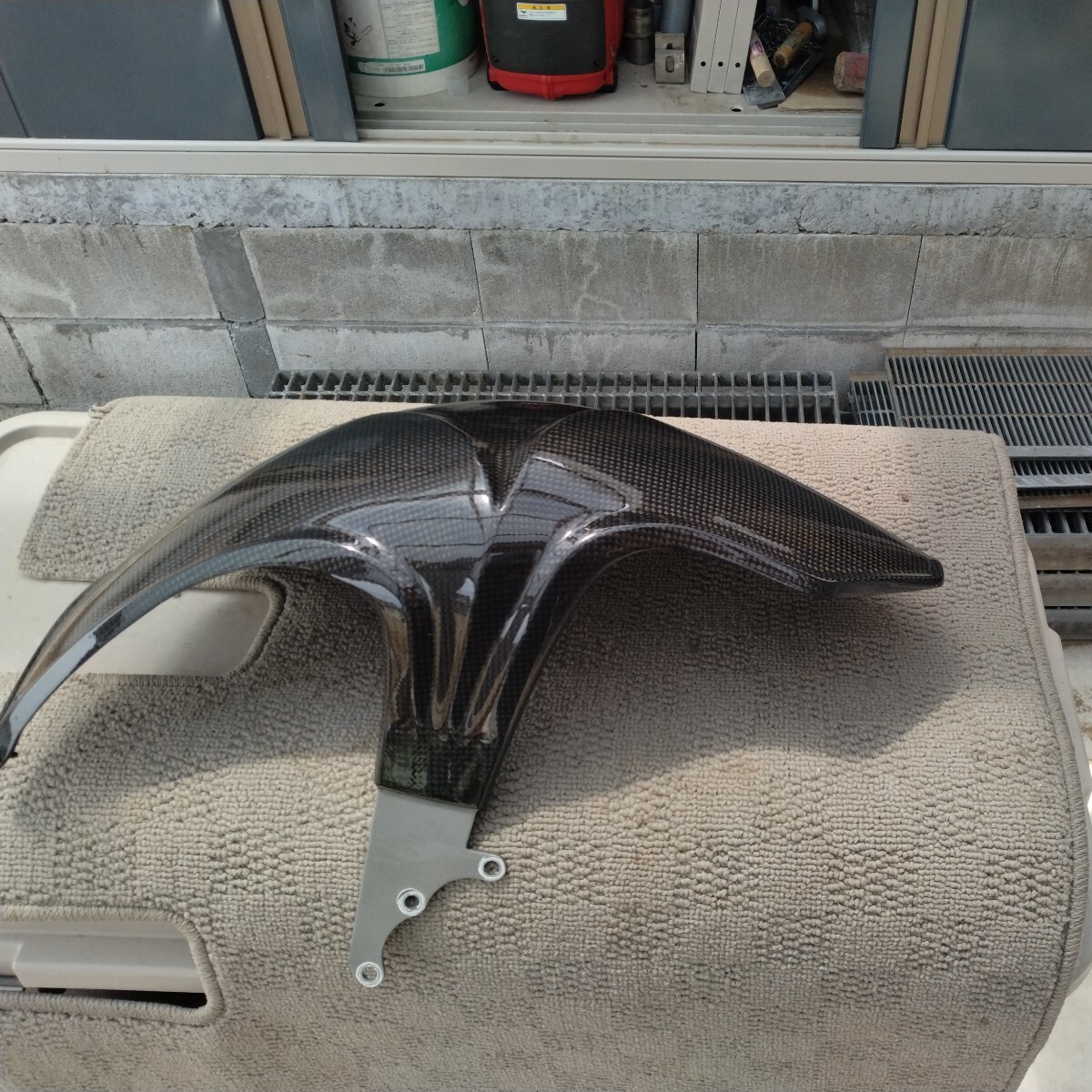 R1200Rカーボンインナーフェンダー 目立った傷や汚れなし】BMW