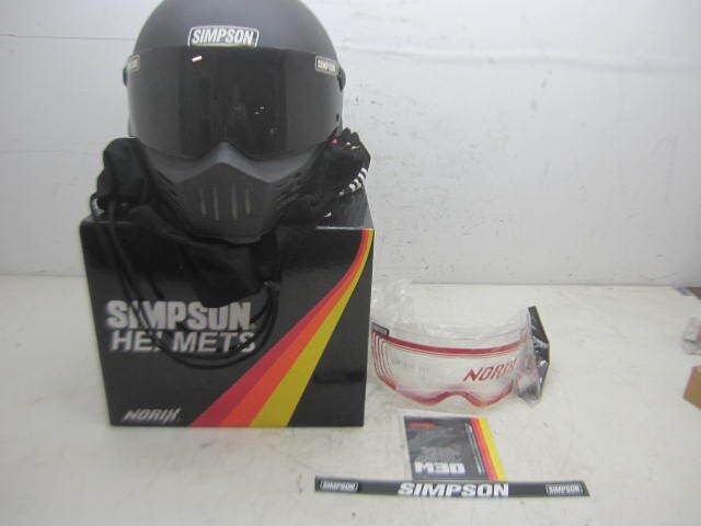 SIMPSON M30 フルフェイス新品未使用 59cm スモークシールド付き SIMPSON M30 フルフェイス新品未使用 59cm スモークシールド付き