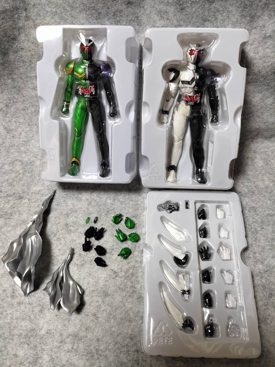 S.H.Figuarts 真骨彫製法仮面ライダーW ファングジョーカー2個 S.H.Figuarts 真骨彫製法仮面ライダーW ファングジョーカー2個