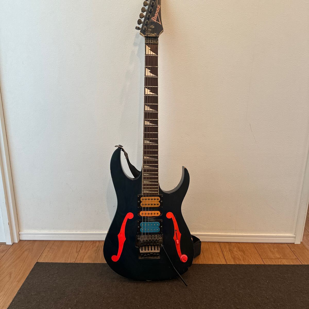 ジャンク　ibanez pgm30 ポールギルバートモデル　日本製　フジゲン製 ☆ケース付！Ibanez アイバニーズ PGM30 MADE IN JAPAN 日本製 F