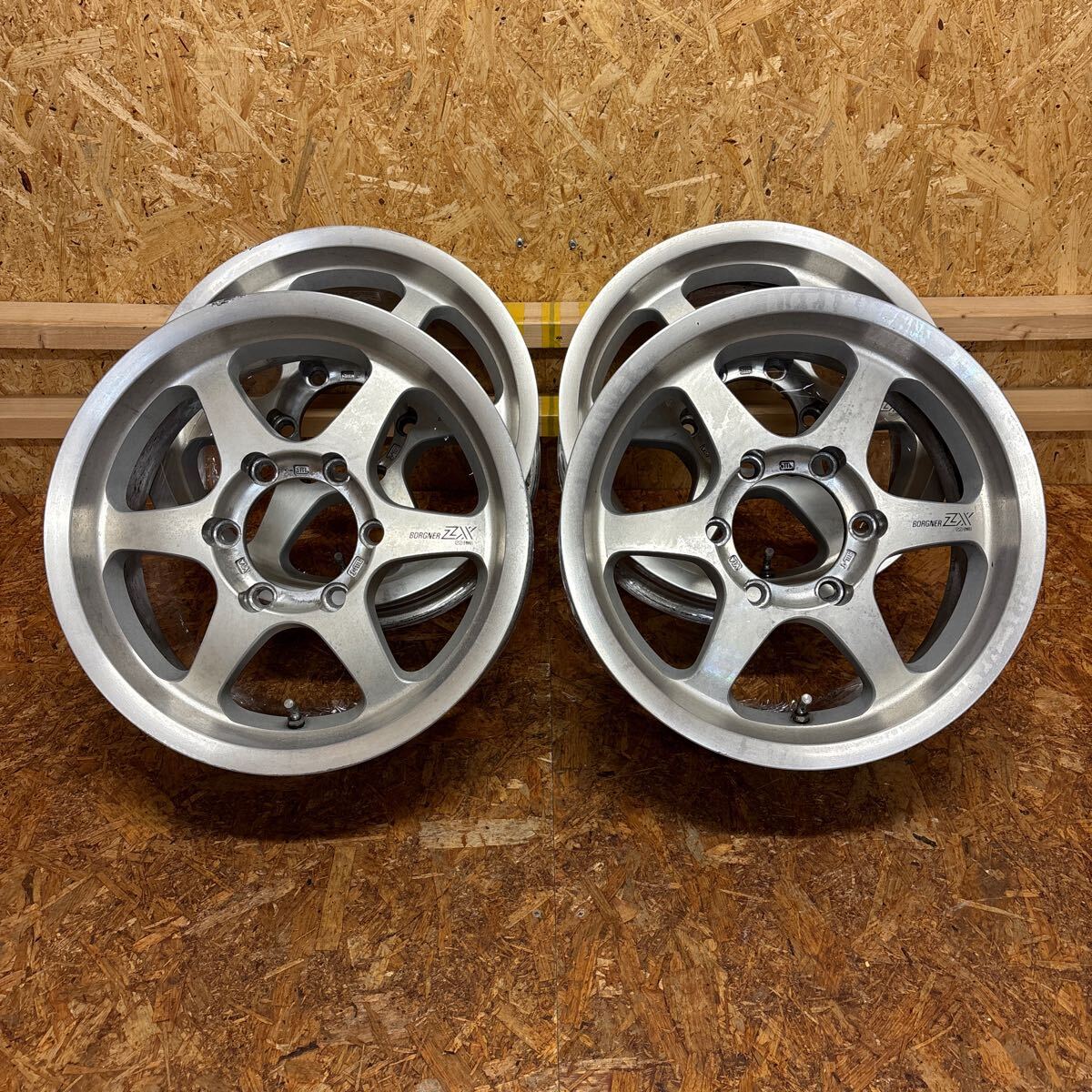 中古】良品 ENKEI BORGNER ZX 16x7.0J ET:-15 6H139.7 BFグッド