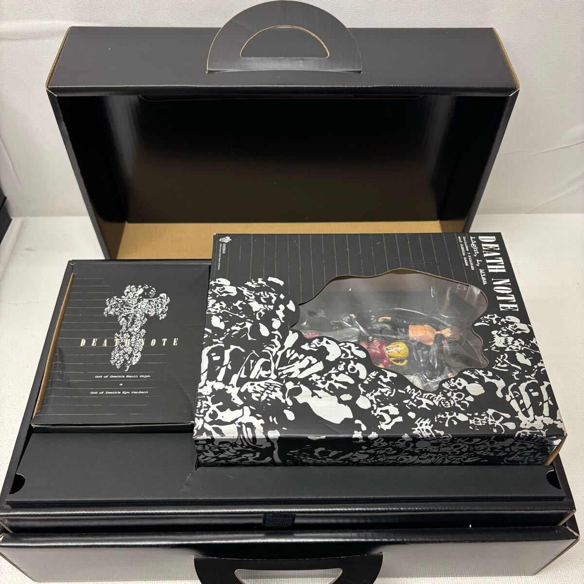 DEATH デスノート ジオラマフィギュア 月 L ミサ Amazon.co.jp: DEATH NOTE/デスノート ジオラマフィギュア 月 L