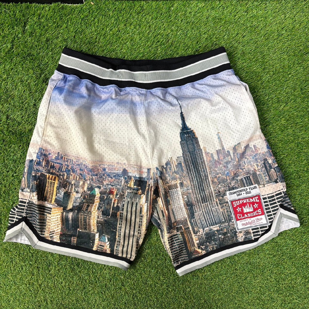 Supreme チノショーツ ベージュ ショートパンツ 32【新品未使用】 楽天市場】Supreme シュプリーム Crown Chino Shorts ベージュ size32
