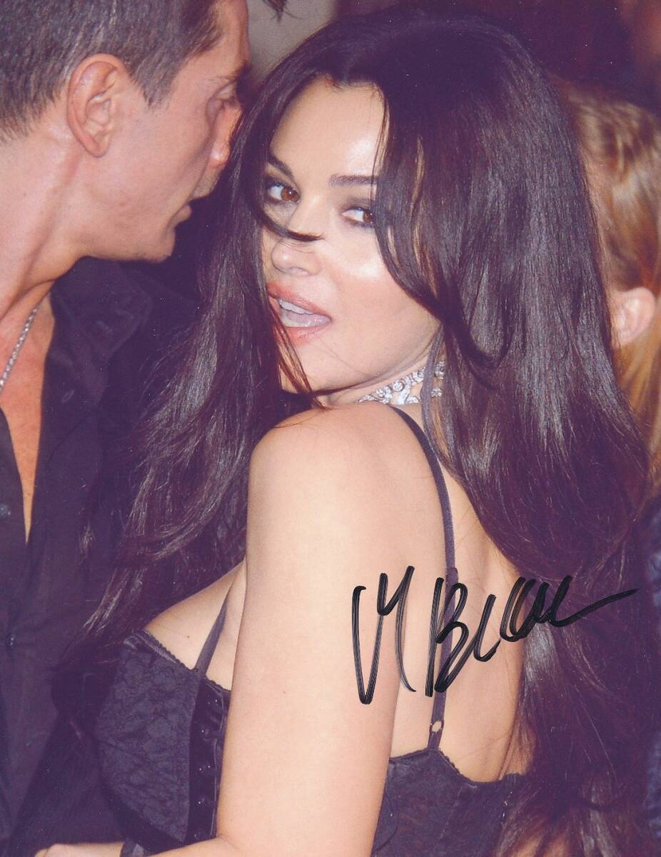 モニカ・ベルッチ　直筆サイン　オートグラフ　8×10インチ　東京コミコン モニカ・ベルッチ☆直筆サイン写真☆証明書COA◇7589の落札情報詳細