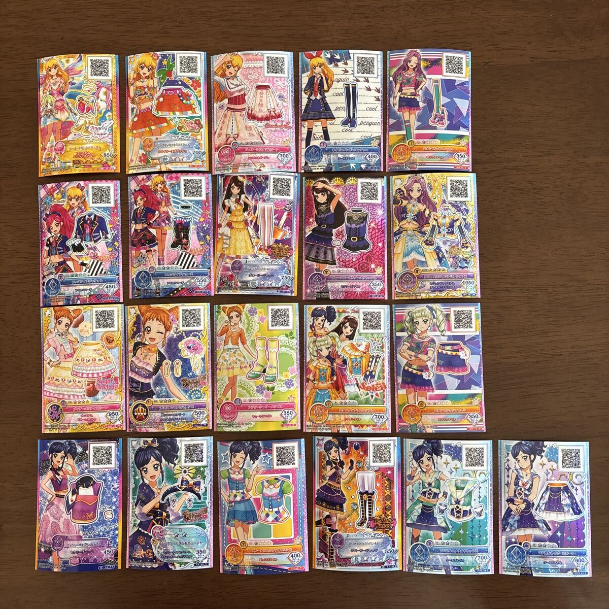 新品】アイカツ！ ファン証明書セット 星宮いちご 霧矢あおい 紫吹蘭
