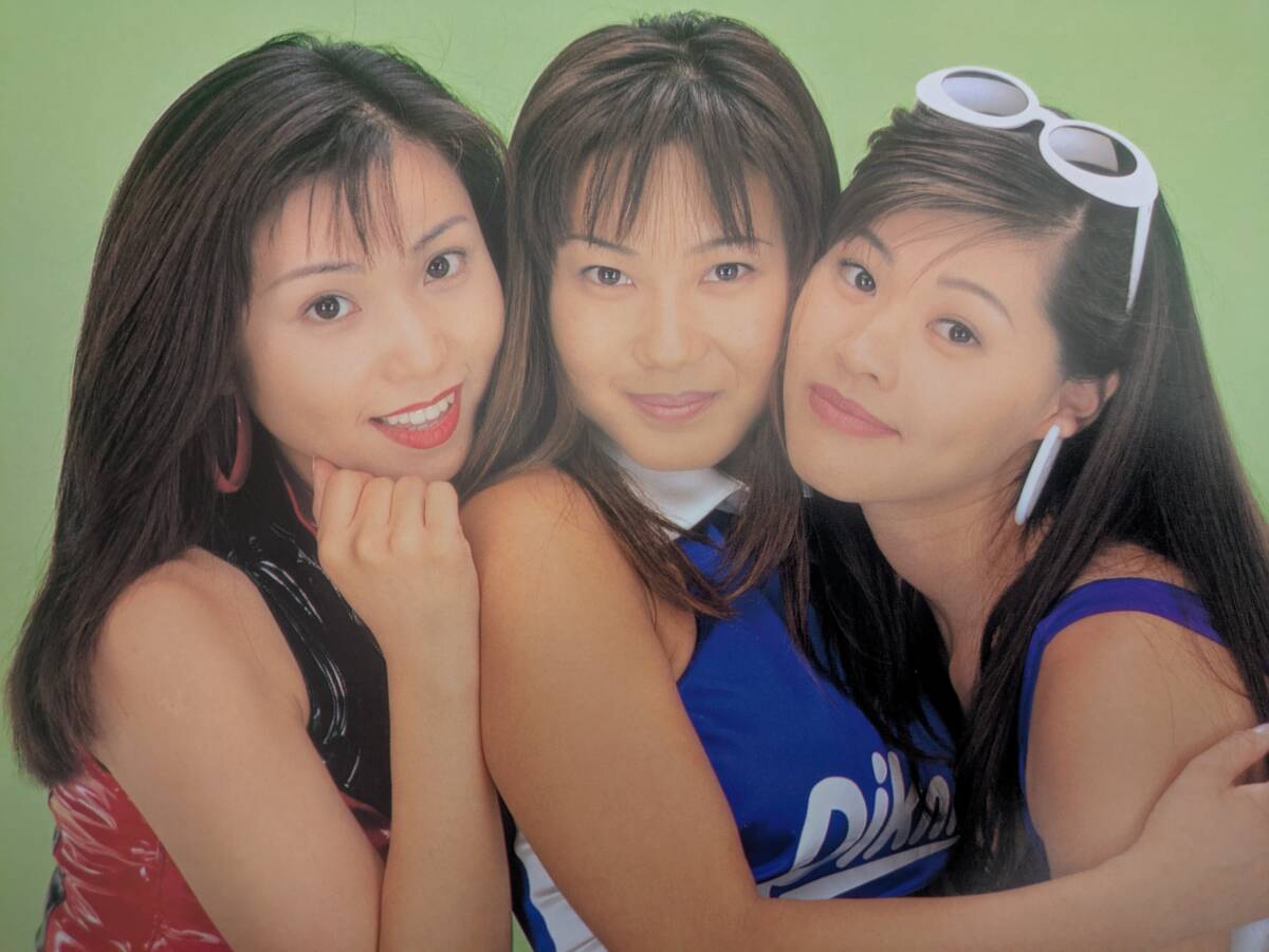 赤ビキニ☆レースクイーンを濡らす！☆日向美穂/内田亜紗子/赤松寛子