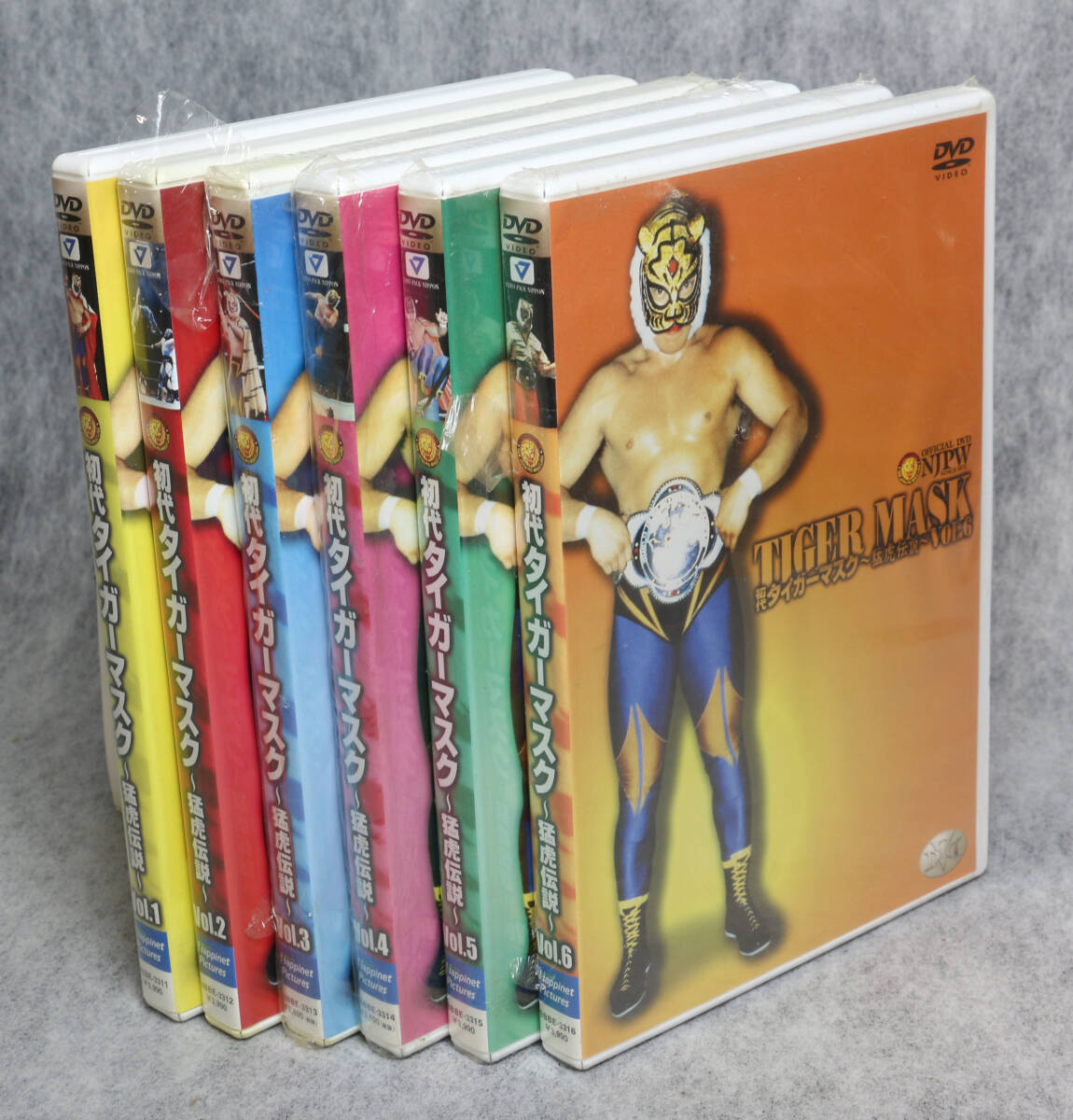 新品】DVDケース＋ 3代目タイガーマスク＆4代目タイガーマスク映像集