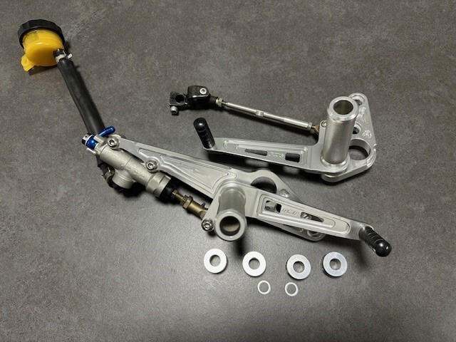 ☆KAWASAKI*Dトラッカー125*Pensukeマフラー*バックステップ ☆KAWASAKI*Dトラッカー125*Pensukeマフラー*バックステップ