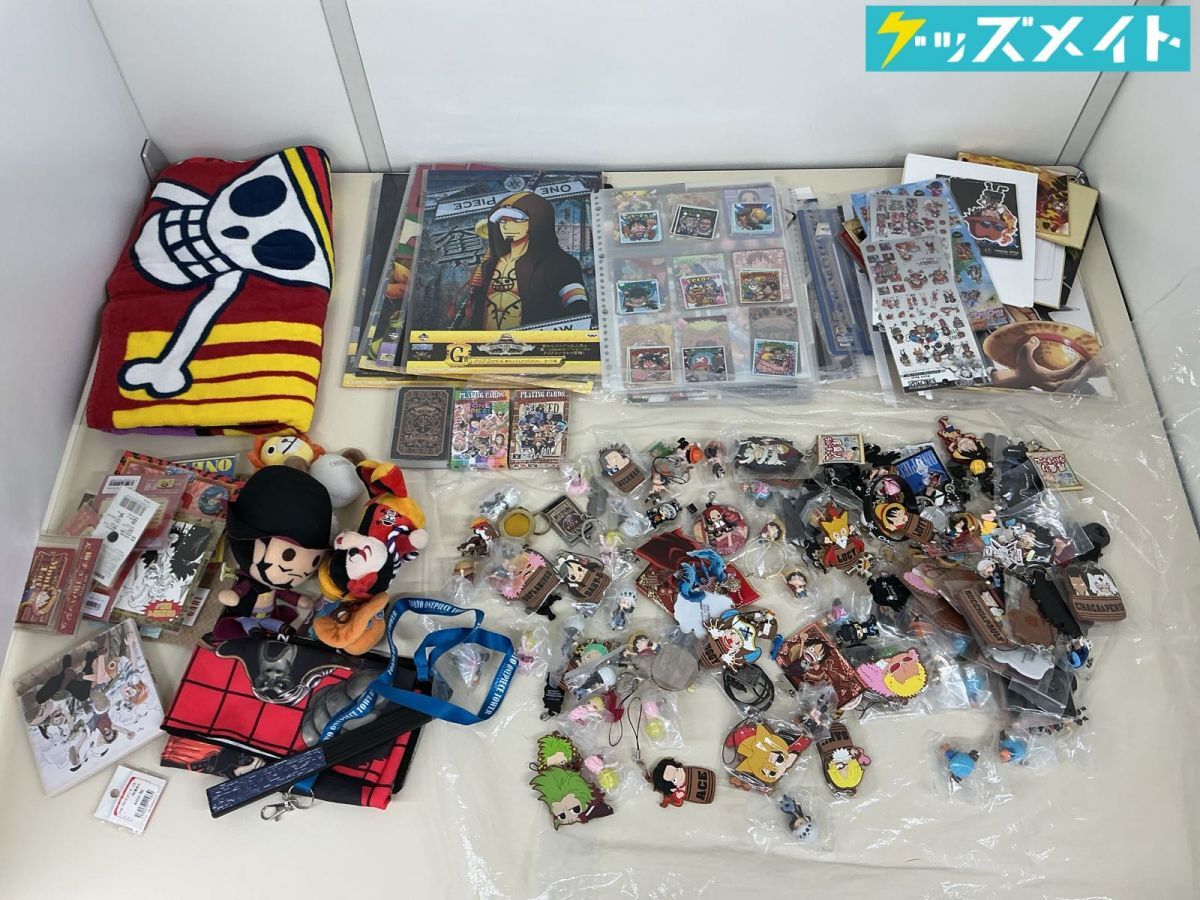 新品】New☆ワンピースONE PIECE麦わらの一味/ルフィ斎藤工ナミ泉里香