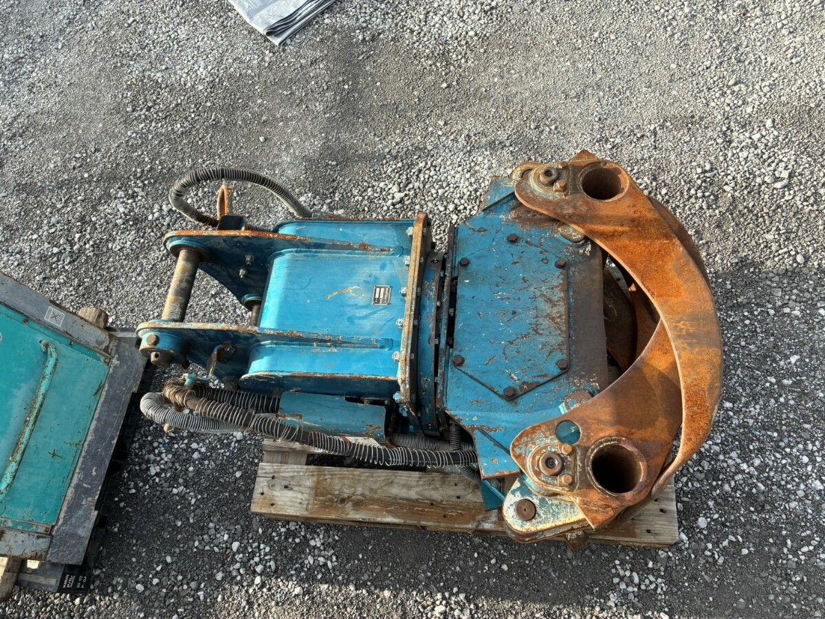 中古】三陽機器 ツインモアー TRM-801Ⅱ トラクター 草刈機 BM-37