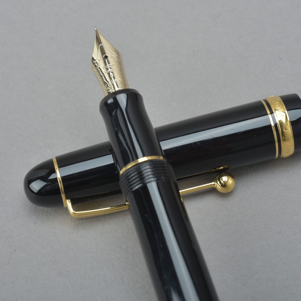 美品 パイロット カスタム 万年筆 ペン先18K 750 F ブラック ゴールド