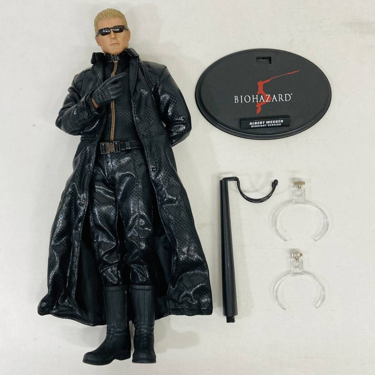 ホットトイズ 1/6 バイオハザード5 アルバート・ウェスカー