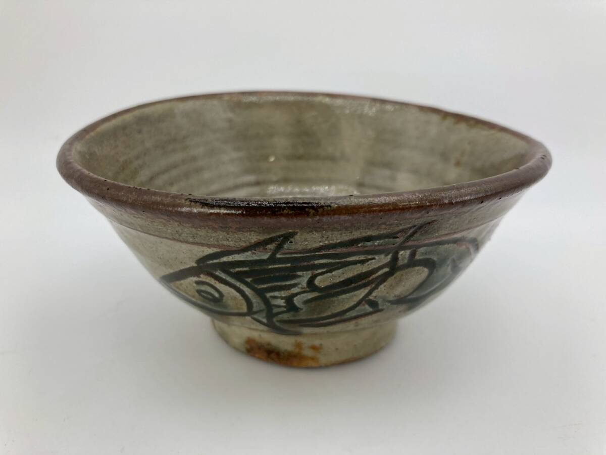 新品】【人間国宝】金城次郎 作 壷屋焼 線彫 笑魚 双魚 茶碗 マカイ 鉢