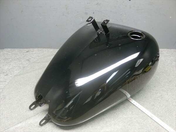 ハーレーダビッドソン純正 61165-89B フューエルタンク トリムパネル