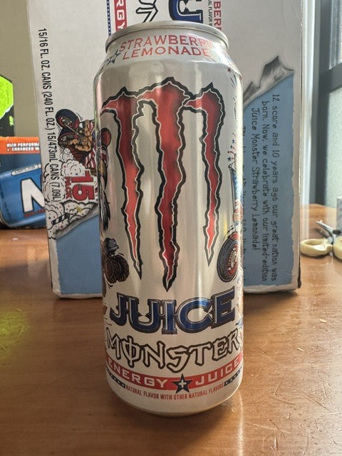 新品】大注目!!! 巨大レッドブル・Red Bull・クーラーボックス 1本缶