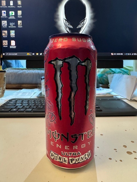 新品】大注目!!! 巨大レッドブル・Red Bull・クーラーボックス 1本缶