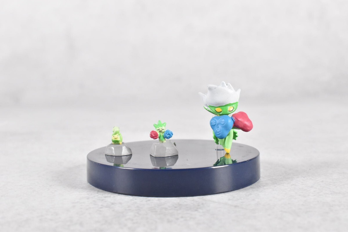 中古】ポケモン モンコレ スボミー ロゼリア ロズレイド 台座付き