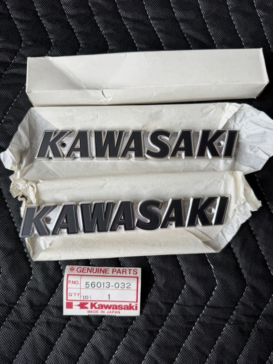 Y20-0356】KAWASAKI KZ900用 純正サイドカバー左右セット（エンブレム