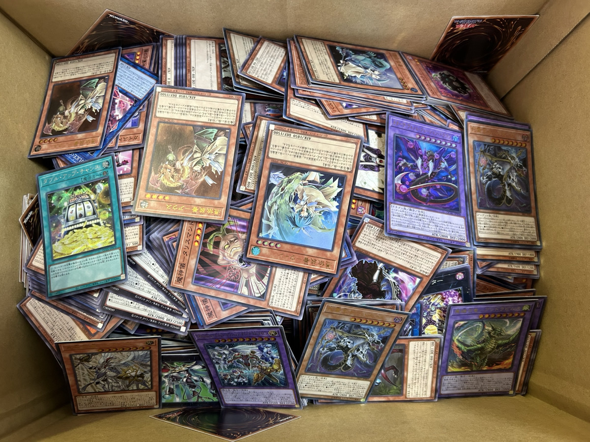 遊戯王プレイマット ユーリ & スターヴ・ヴェノム・フュージョン