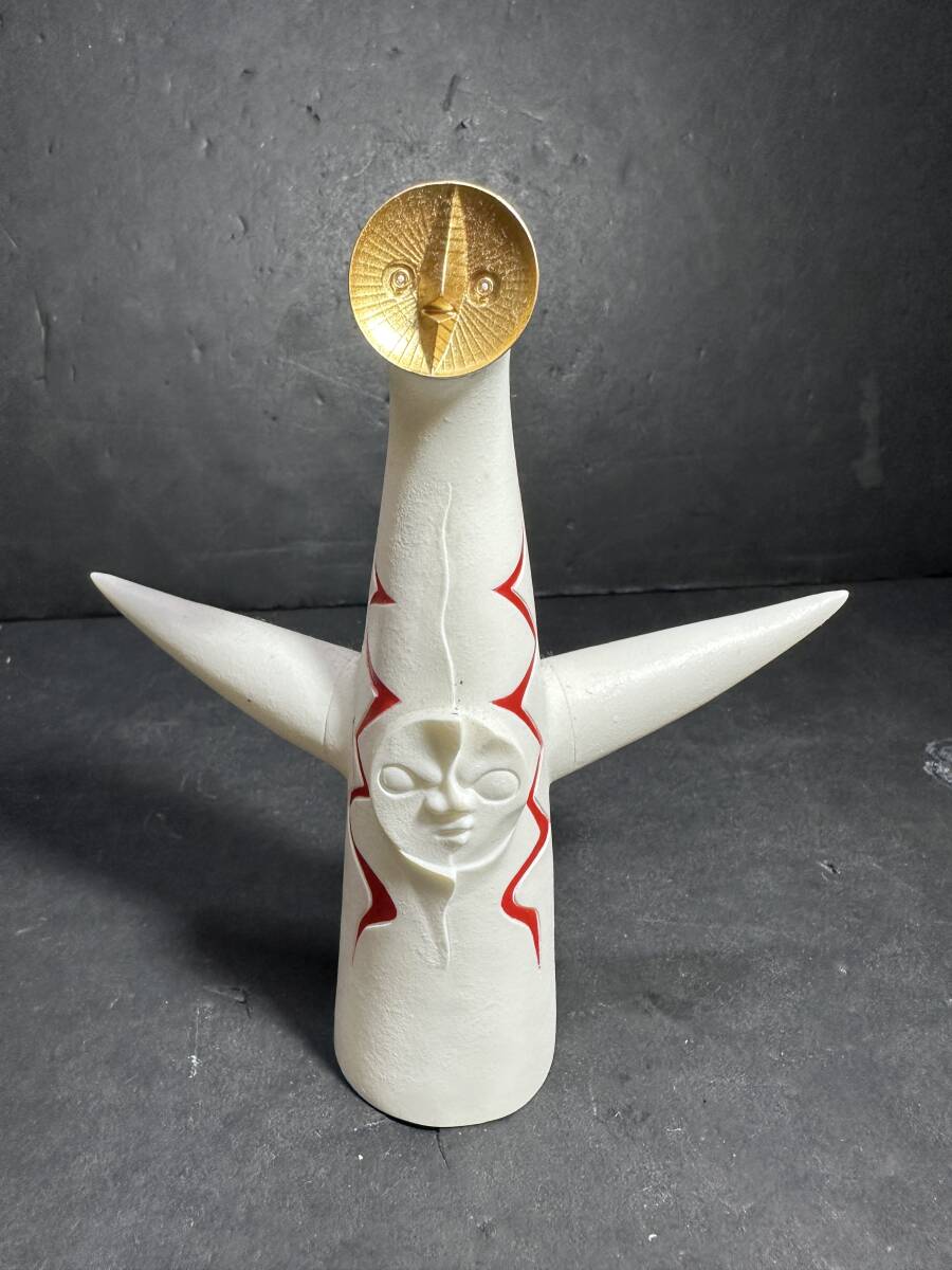 珍品 岡本太郎 花瓶? 置物 陶器 太陽の塔 70's ビンテージの落札情報