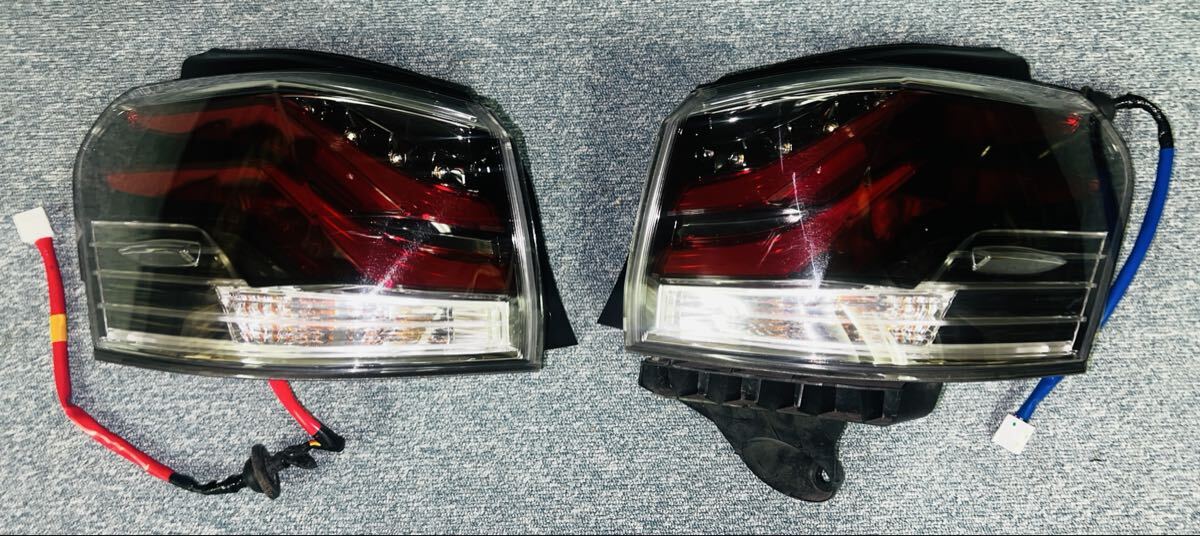 良品 レクサスHS250h 前期 ANF10 純正テールランプ右 内外セット KOITO