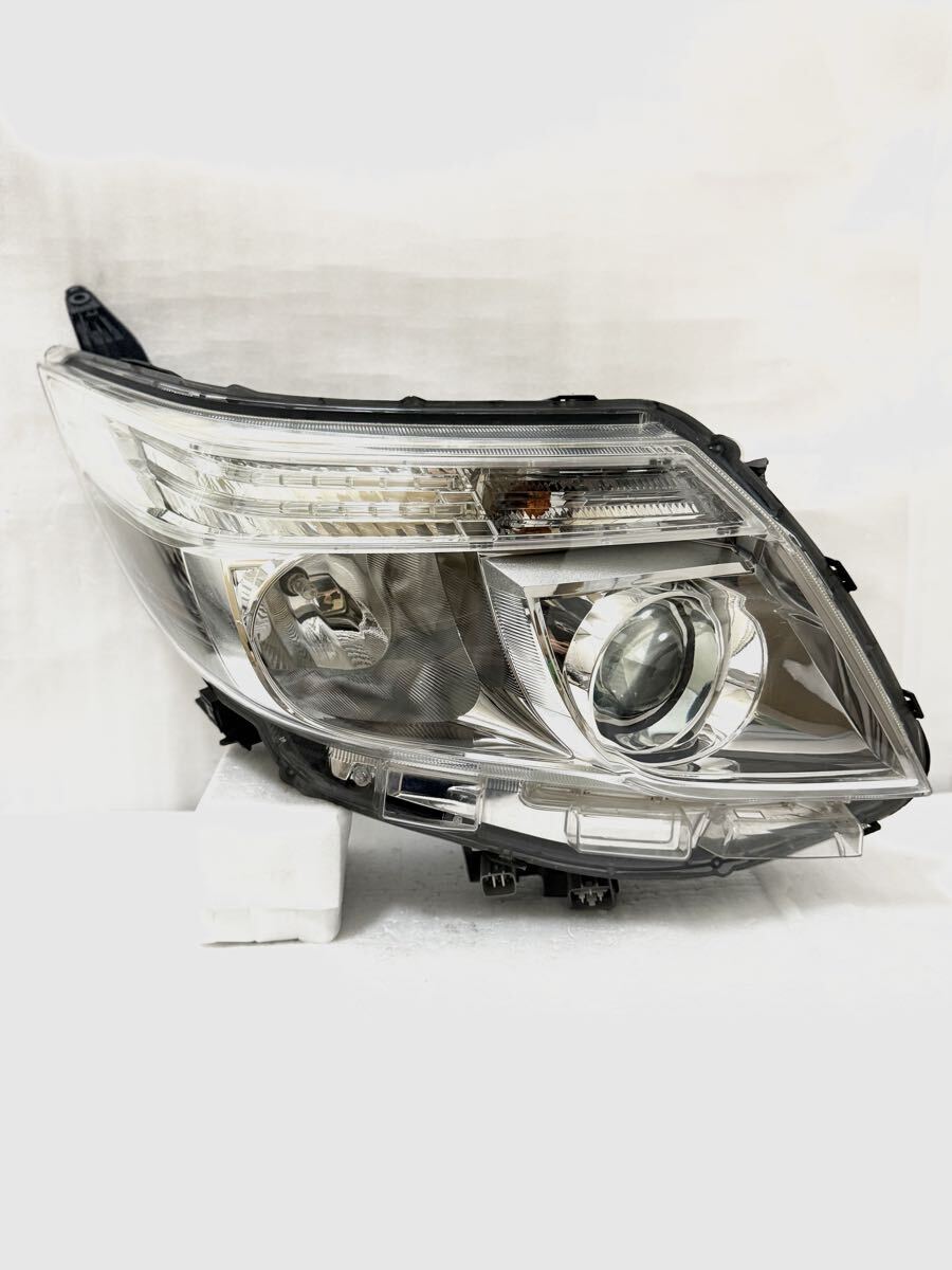 綺麗 TOYOTA トヨタ アルファード 30系 後期 3眼 LED ヘッドライト 右